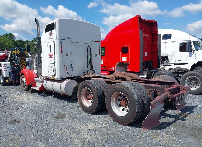 Photo 3 of 2004 Kenworth W900 W900 (VIN 1XKWDB9X14J064692)