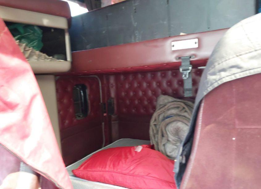 Photo 6 of 2004 Kenworth W900 W900 (VIN 1XKWDB9X14J064692)