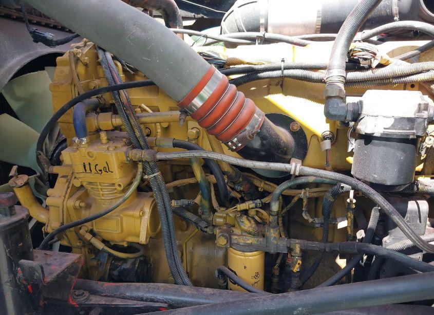 Photo 9 of 2004 Kenworth W900 W900 (VIN 1XKWDB9X14J064692)