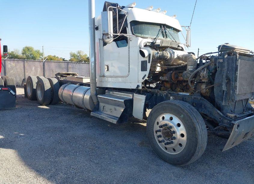 2002 Kenworth Construction W900 (VIN 1XKWDB9X72R892454) main photo