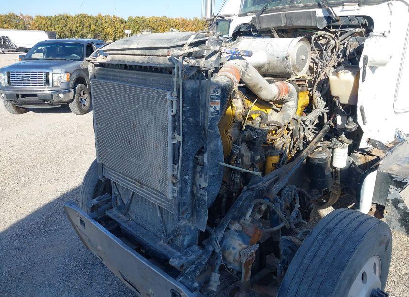 Photo 11 of 2002 Kenworth Construction W900 (VIN 1XKWDB9X72R892454)