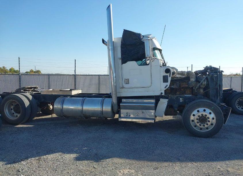 Photo 13 of 2002 Kenworth Construction W900 (VIN 1XKWDB9X72R892454)