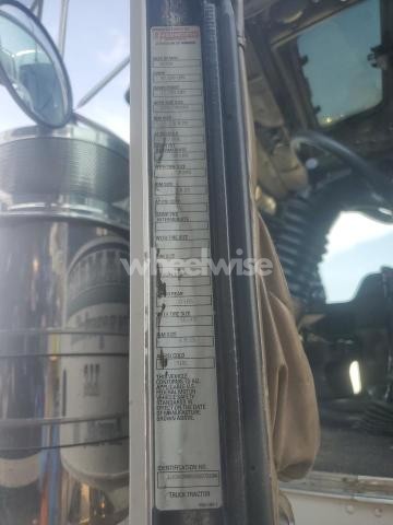 Photo 3 of 2005 KENWORTH W900 SEMI TRUCK (VIN 1XKWDB9XX5R072194)