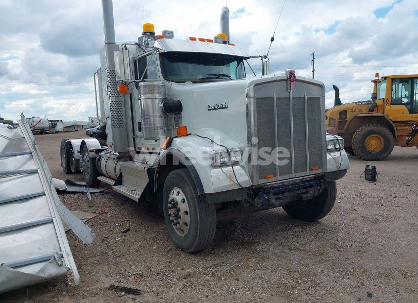2012 Kenworth Construction W900 (VIN 1XKWP4EX3CJ308673) main photo