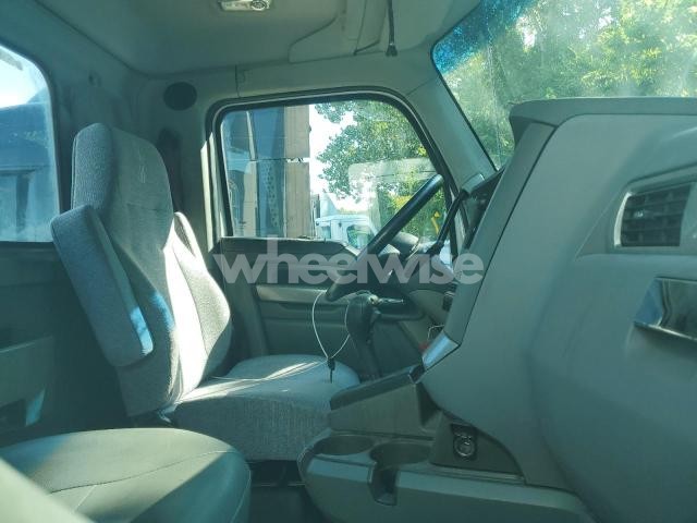 Photo 6 of 2015 KENWORTH T680 SEMI TRUCK (VIN 1XKYA48X3FJ443713)