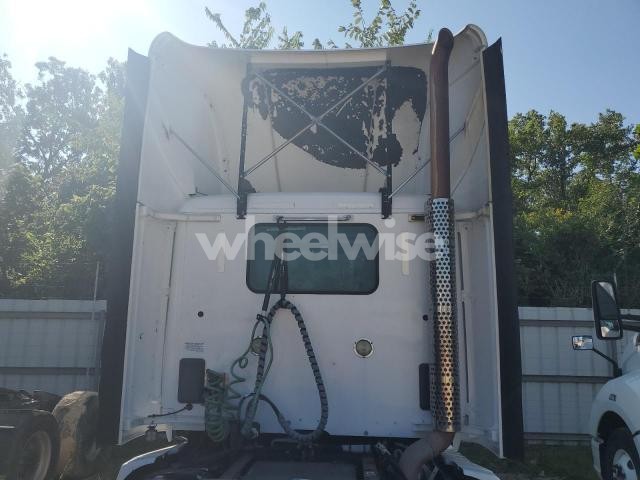 Photo 8 of 2015 KENWORTH T680 SEMI TRUCK (VIN 1XKYA48X3FJ443713)