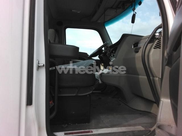 Photo 10 of 2020 KENWORTH T680 SEMI TRUCK (VIN 1XKYA48X4LJ393349)