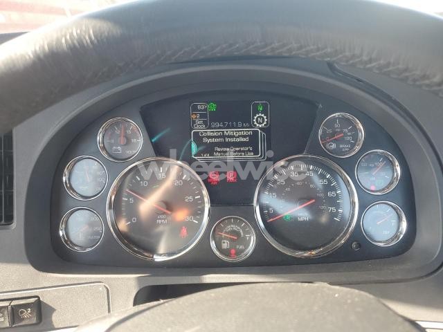 Photo 4 of 2020 KENWORTH T680 SEMI TRUCK (VIN 1XKYA48X4LJ393349)