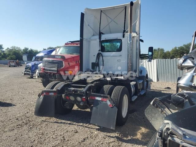 Photo 5 of 2020 KENWORTH T680 SEMI TRUCK (VIN 1XKYA48X4LJ393349)