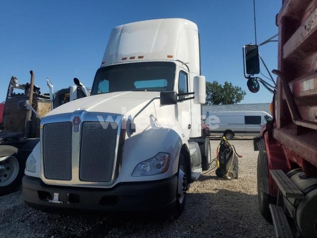 Photo 9 of 2020 KENWORTH T680 SEMI TRUCK (VIN 1XKYA48X4LJ393349)