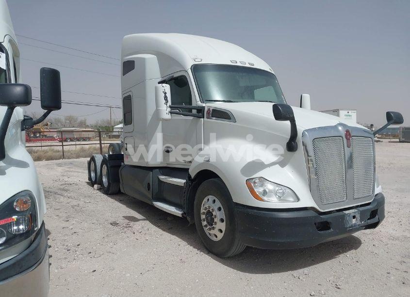 2016 Kenworth Construction T680 (VIN 1XKYD49X0GJ491953) main photo