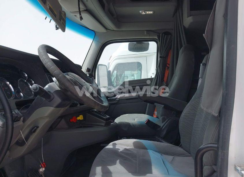 Photo 7 of 2016 Kenworth Construction T680 (VIN 1XKYD49X0GJ491953)