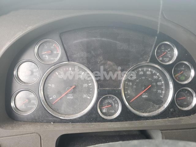 Photo 5 of 2018 KENWORTH T680 SEMI TRUCK (VIN 1XKYD49X0JJ211164)