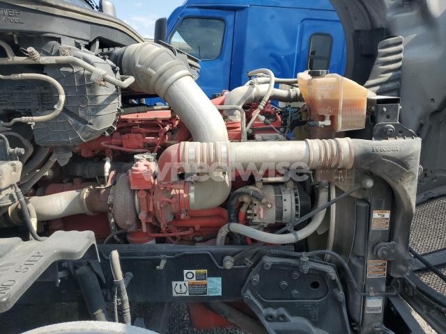 Photo 6 of 2022 KENWORTH T680 SEMI TRUCK (VIN 1XKYD49X0NJ102953)