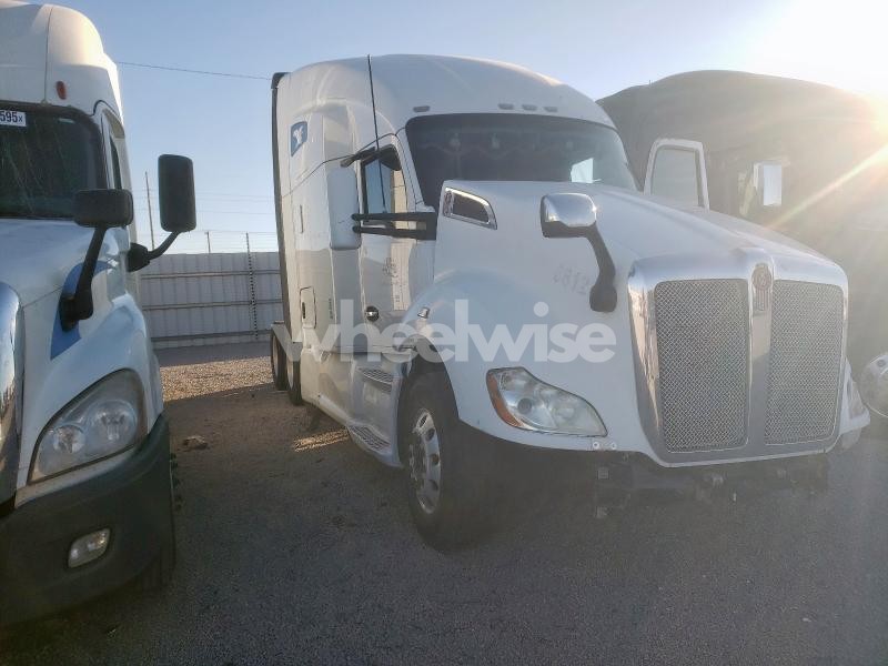Photo 4 of 2018 KENWORTH T680 SEMI TRUCK (VIN 1XKYD49X1JJ190230)