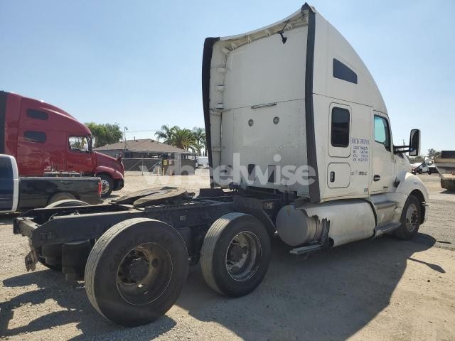 2019 KENWORTH T680 SEMI TRUCK (VIN 1XKYD49X1KJ221283) main photo