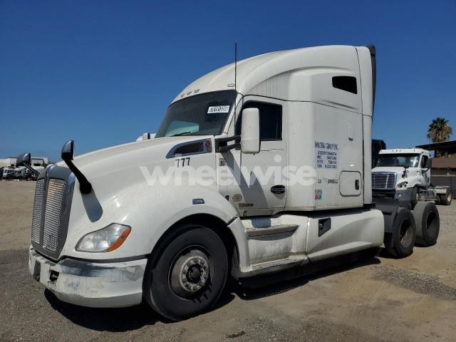 Photo 10 of 2019 KENWORTH T680 SEMI TRUCK (VIN 1XKYD49X1KJ221283)