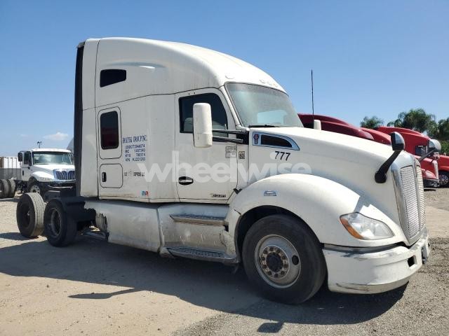 Photo 7 of 2019 KENWORTH T680 SEMI TRUCK (VIN 1XKYD49X1KJ221283)