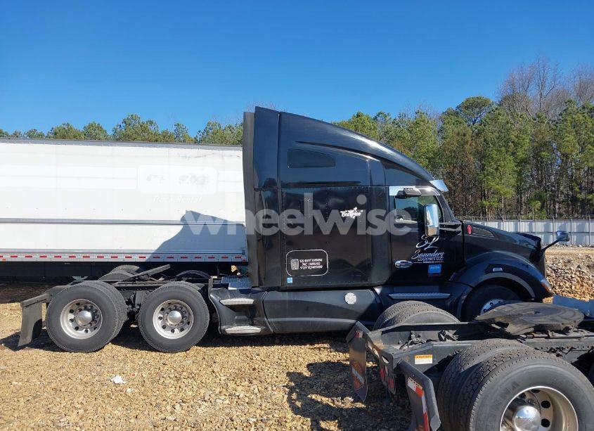 Photo 13 of 2014 Kenworth Construction T680 (VIN 1XKYD49X2EJ405880)