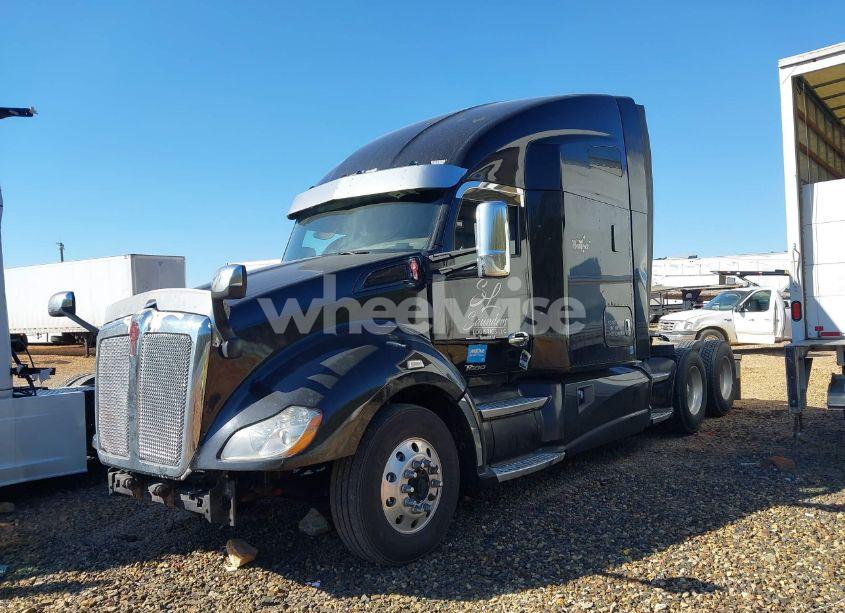 Photo 2 of 2014 Kenworth Construction T680 (VIN 1XKYD49X2EJ405880)