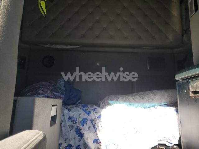 Photo 11 of 2017 KENWORTH T680 SEMI TRUCK (VIN 1XKYD49X2HJ132735)