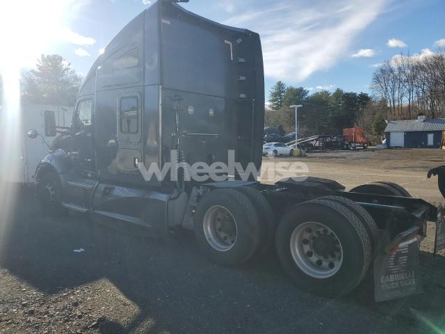 Photo 5 of 2017 KENWORTH T680 SEMI TRUCK (VIN 1XKYD49X2HJ132735)