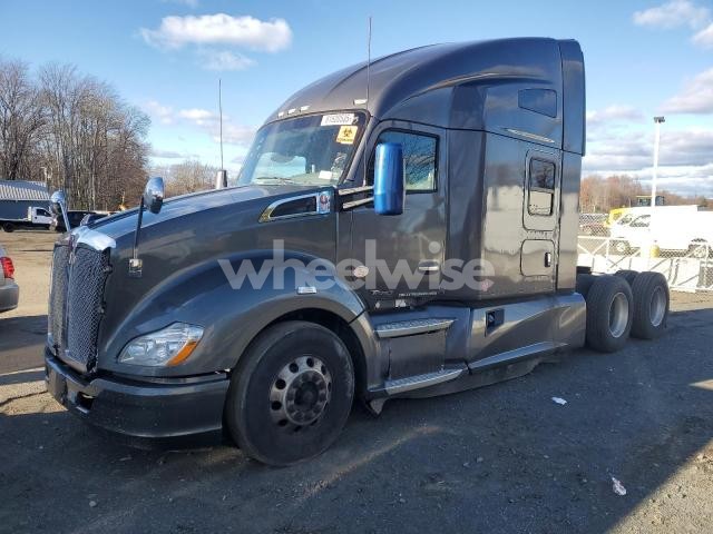 Photo 9 of 2017 KENWORTH T680 SEMI TRUCK (VIN 1XKYD49X2HJ132735)