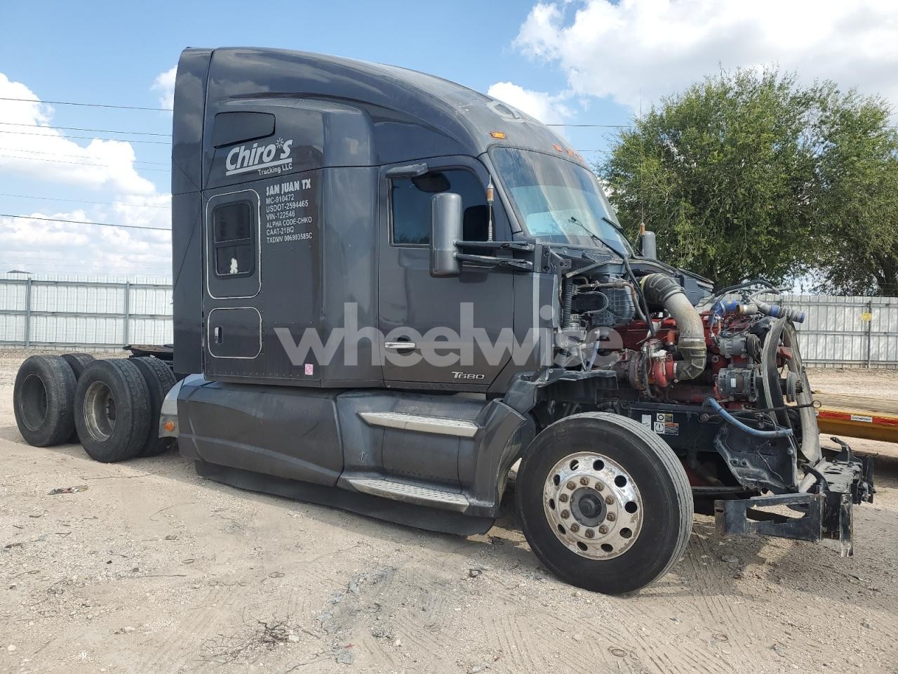 2017 KENWORTH T680 SEMI TRUCK (VIN 1XKYD49X4HJ122546) main photo