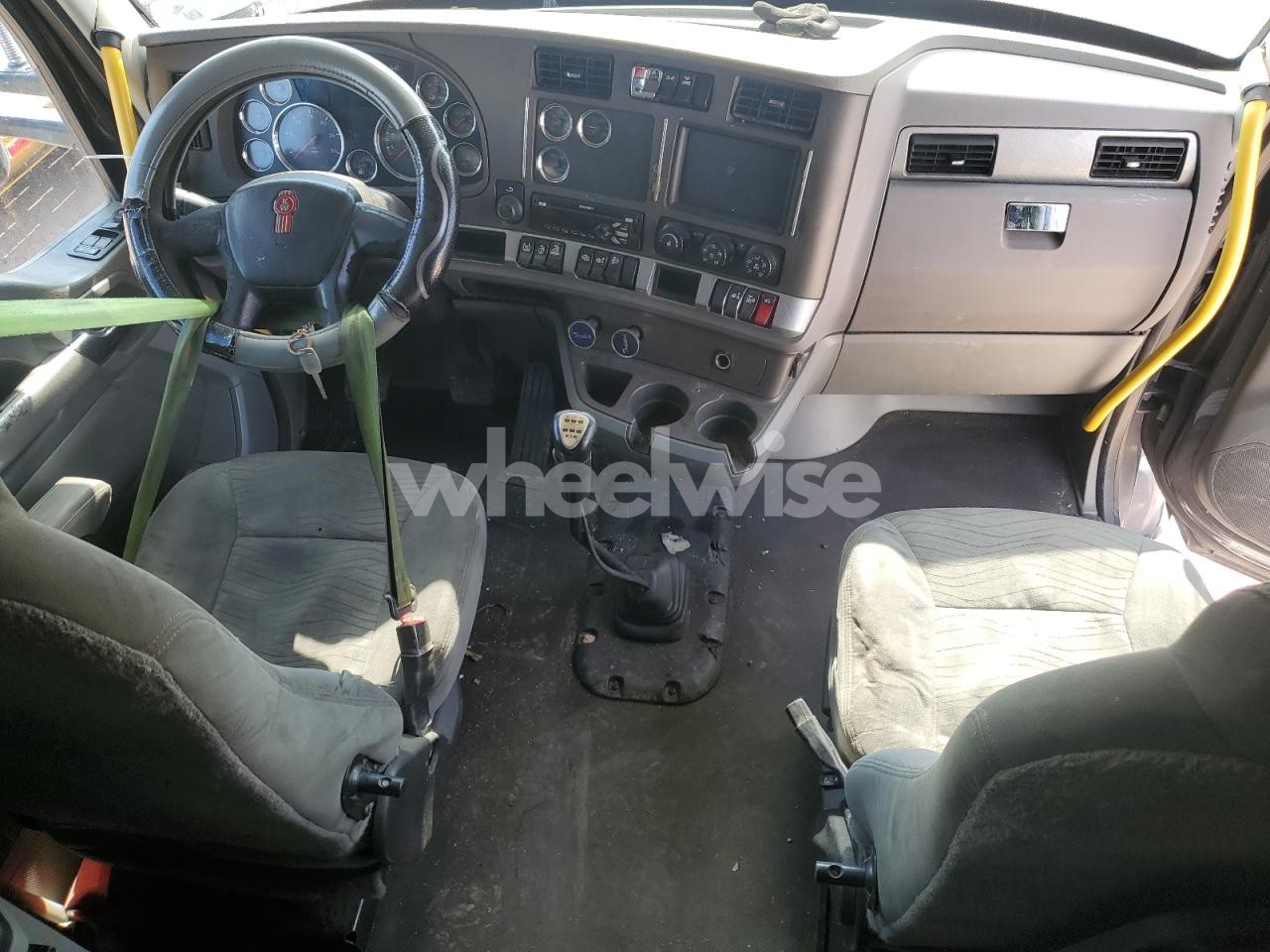 Photo 5 of 2017 KENWORTH T680 SEMI TRUCK (VIN 1XKYD49X4HJ122546)