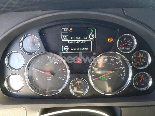 2020 KENWORTH T680 SEMI TRUCK (VIN 1XKYD49X4LJ427831) main photo