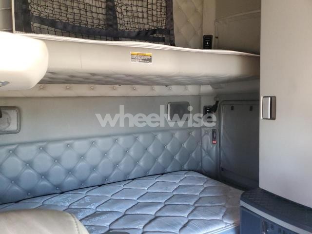 Photo 2 of 2020 KENWORTH T680 SEMI TRUCK (VIN 1XKYD49X4LJ427831)