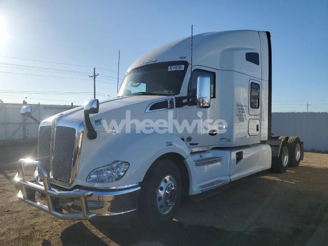 Photo 4 of 2020 KENWORTH T680 SEMI TRUCK (VIN 1XKYD49X4LJ427831)