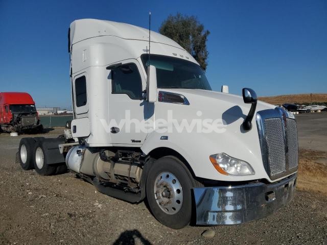 Photo 10 of 2019 KENWORTH T680 SEMI TRUCK (VIN 1XKYD49X7KJ221711)
