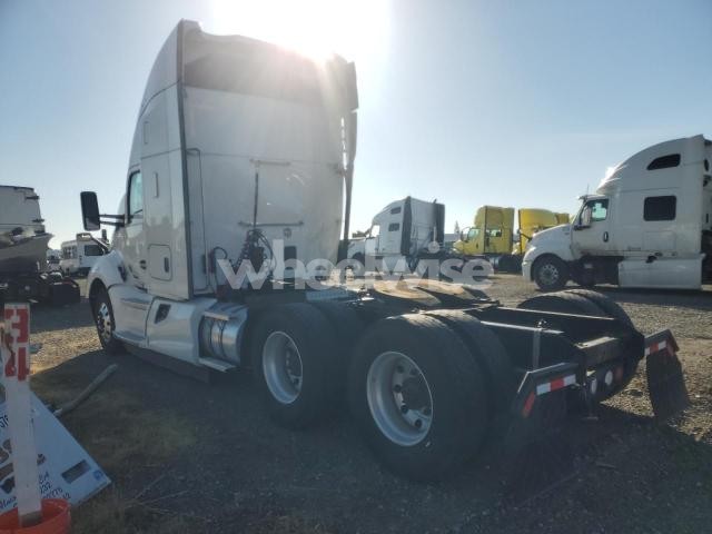 Photo 4 of 2019 KENWORTH T680 SEMI TRUCK (VIN 1XKYD49X7KJ221711)