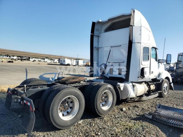 Photo 6 of 2019 KENWORTH T680 SEMI TRUCK (VIN 1XKYD49X7KJ221711)