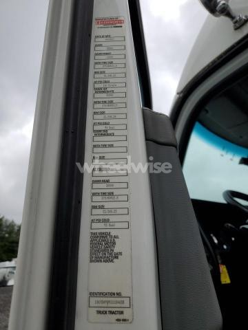 Photo 4 of 2018 KENWORTH T680 SEMI TRUCK (VIN 1XKYD49X9JJ184658)