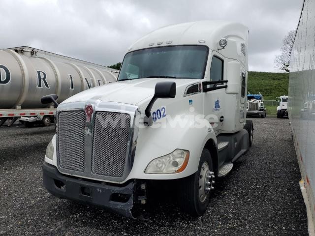 Photo 8 of 2018 KENWORTH T680 SEMI TRUCK (VIN 1XKYD49X9JJ184658)
