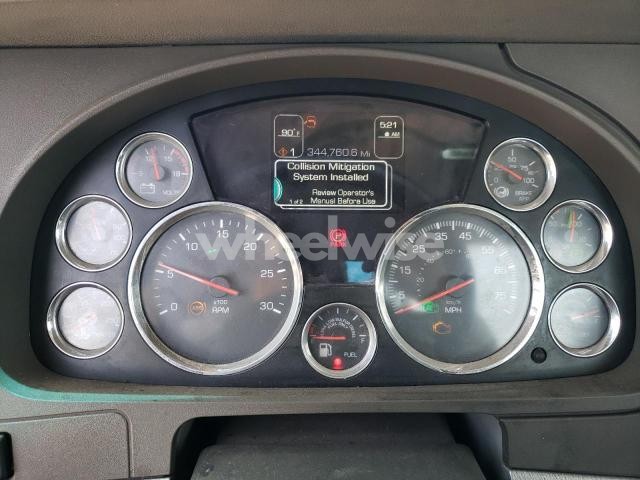 Photo 5 of 2018 KENWORTH T680 SEMI TRUCK (VIN 1XKYD49X9JJ209753)