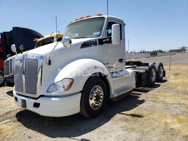 Photo 9 of 2018 KENWORTH T680 SEMI TRUCK (VIN 1XKYD49X9JJ209753)