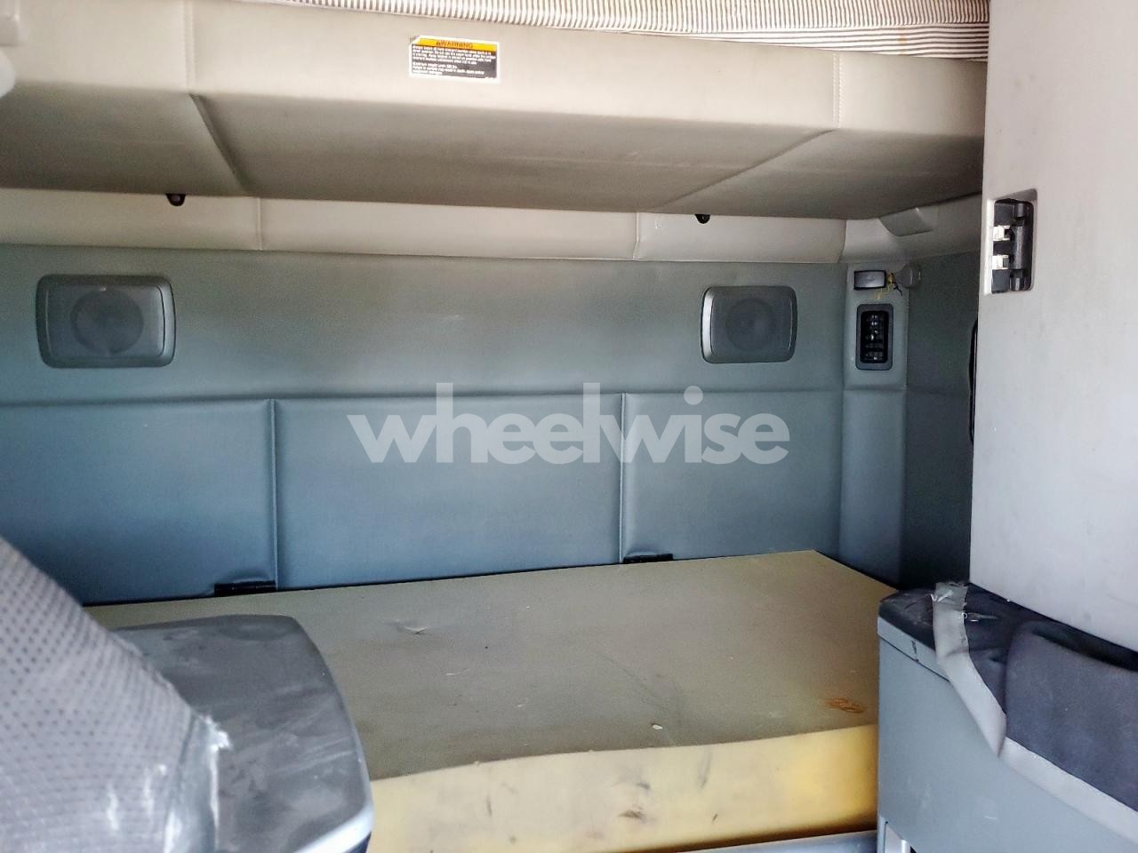 Photo 6 of 2019 KENWORTH T680 SEMI TRUCK (VIN 1XKYD49X9KJ242463)