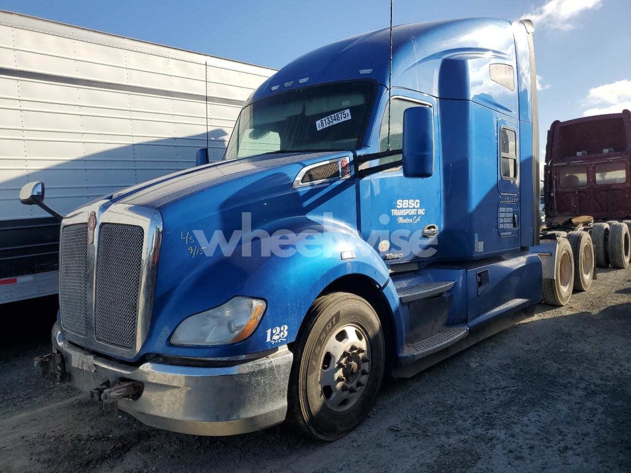 Photo 2 of 2019 KENWORTH T680 SEMI TRUCK (VIN 1XKYD49X9KJ280324)