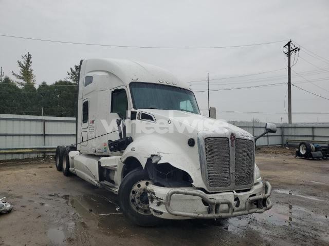 Photo 2 of 2022 KENWORTH CONSTRUCTION T680 (VIN 1XKYD49XXNJ476437)