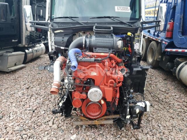 Photo 3 of 2024 KENWORTH T680 SEMI TRUCK (VIN 1XKYD49XXRJ379681)