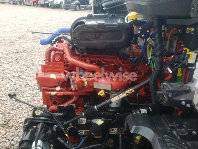 Photo 6 of 2024 KENWORTH T680 SEMI TRUCK (VIN 1XKYD49XXRJ379681)