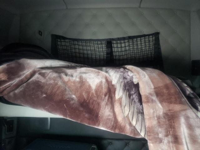 Photo 8 of 2024 KENWORTH T680 SEMI TRUCK (VIN 1XKYD49XXRJ379681)