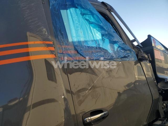 Photo 2 of 2025 KENWORTH T680 SEMI TRUCK (VIN 1XKYDK9X5SJ166874)