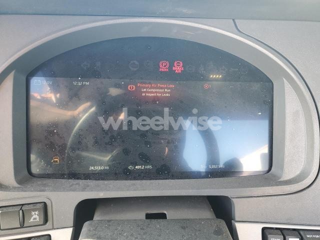 Photo 4 of 2025 KENWORTH T680 SEMI TRUCK (VIN 1XKYDK9X5SJ166874)