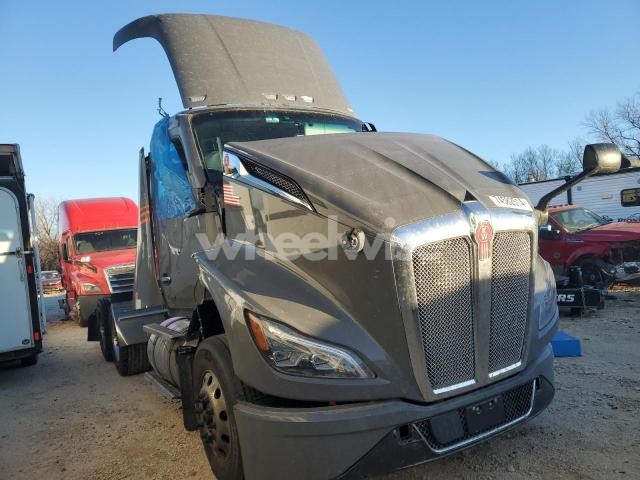 Photo 5 of 2025 KENWORTH T680 SEMI TRUCK (VIN 1XKYDK9X5SJ166874)