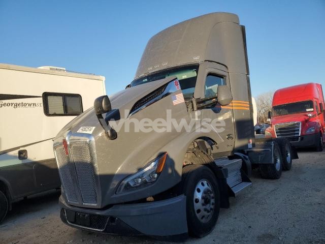 Photo 6 of 2025 KENWORTH T680 SEMI TRUCK (VIN 1XKYDK9X5SJ166874)