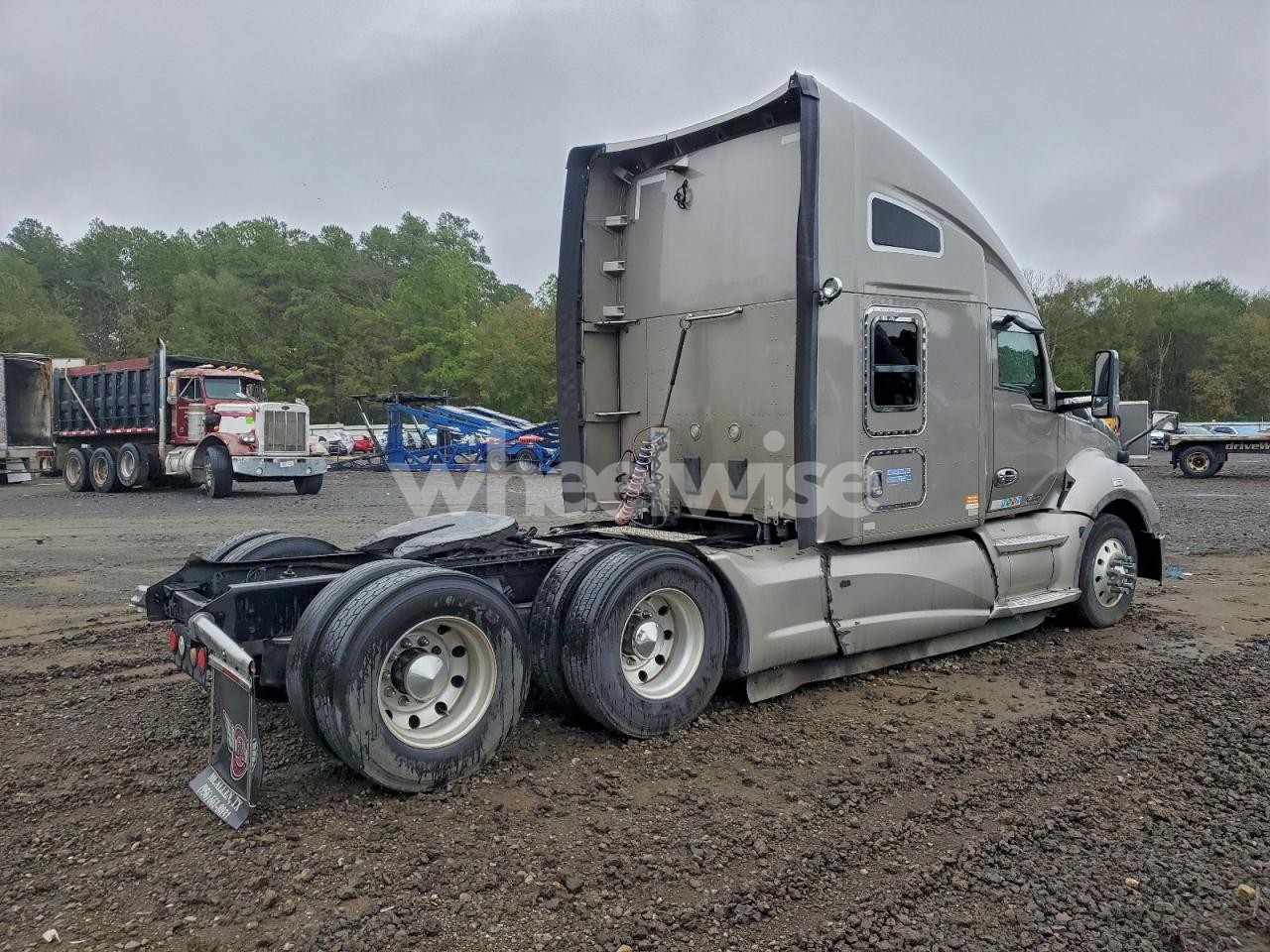 Photo 4 of 2015 KENWORTH CONSTRUCTION T680 (VIN 1XKYDP8XXFJ442129)